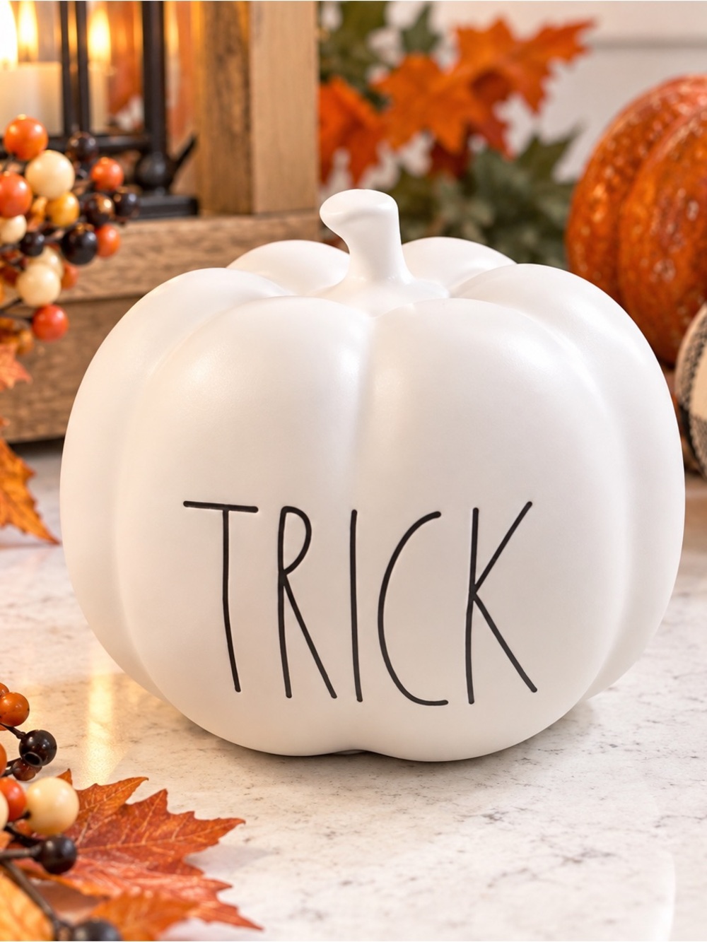 NEW Rae Dunn Small Matte White ‘TRICK’ Pumpkin
Check out my other listings.